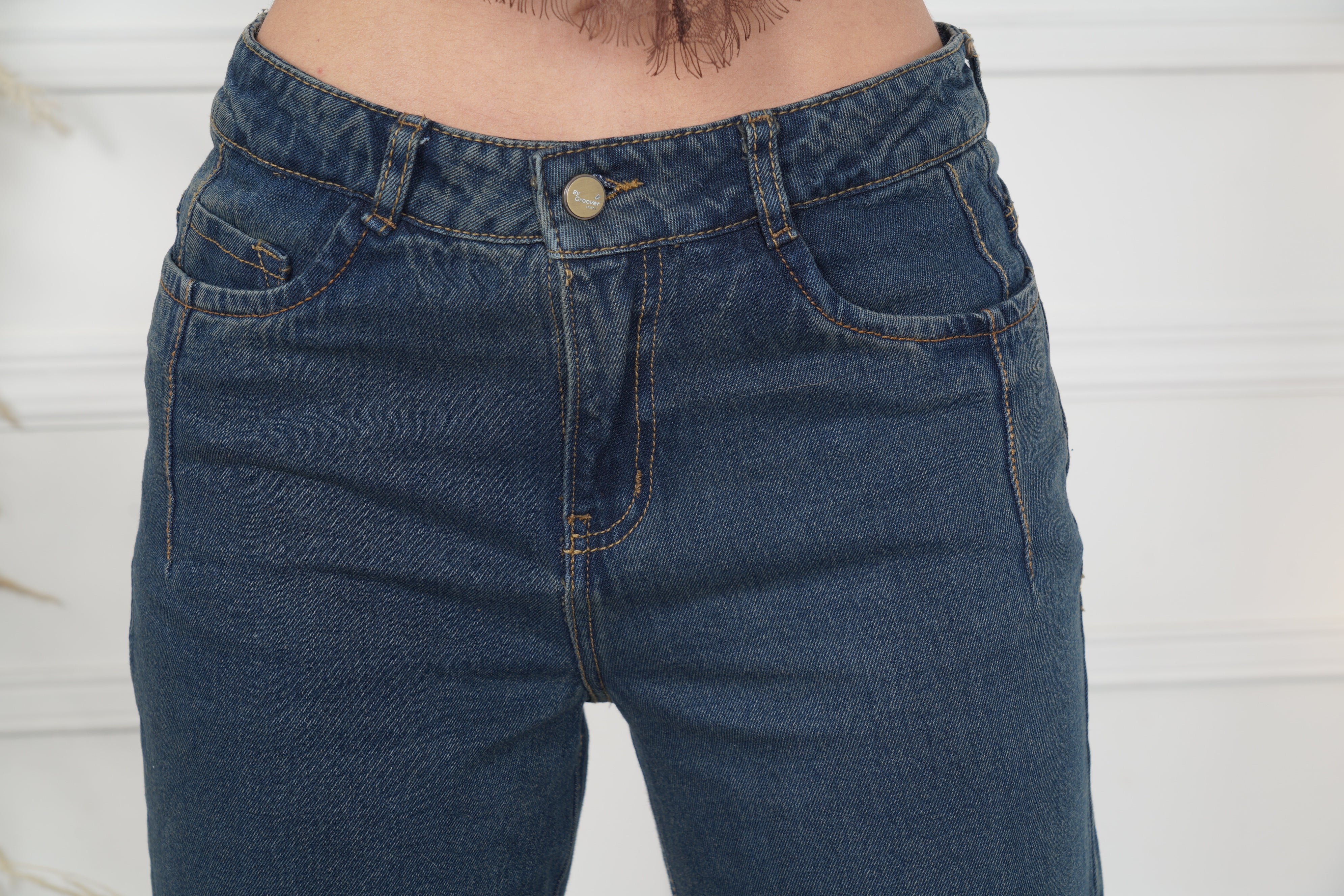 Jean rigido  Wide Leg Tiro Alto Ref. 727 – Diseño con Pinzas Frontales